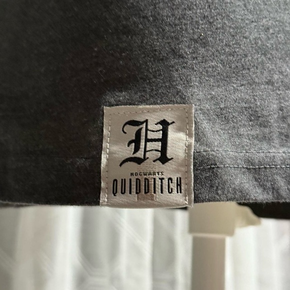 Harry Potter Gryffindor Quidditch Keepers Shirt XS Universal Studios - Picture 4 of 5